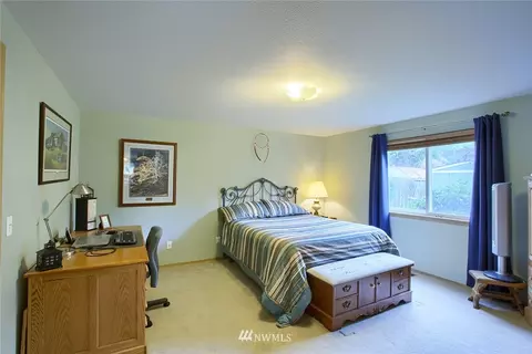 104 Whitley St NW, Orting, WA 98360 photo 5