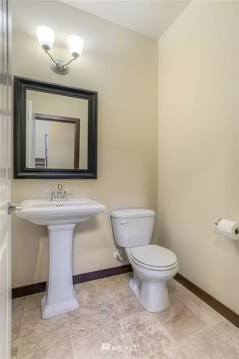 1605 Riddell Ave NE, Orting, WA 98360 photo 3