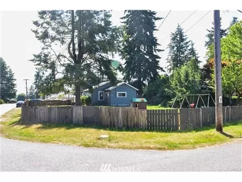 6431 Olympic Dr, Everett, WA 98203 photo 2