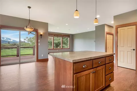 525 E 3rd St, Sumas, WA 98295 photo 7