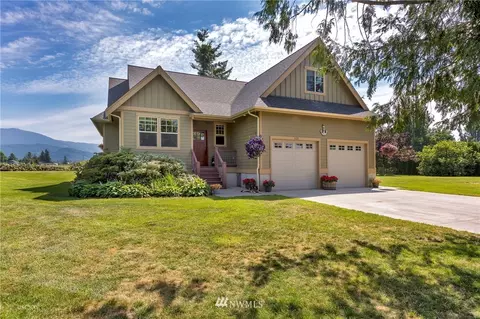 525 E 3rd St, Sumas, WA 98295 photo 1