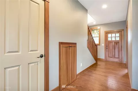 525 E 3rd St, Sumas, WA 98295 photo 2