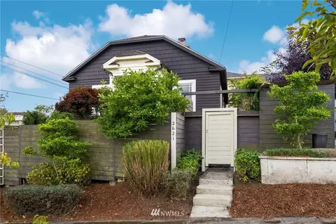 2621 E Pine St, Seattle, WA 98122 photo 1