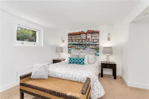 2621 E Pine St, Seattle, WA 98122 photo 12