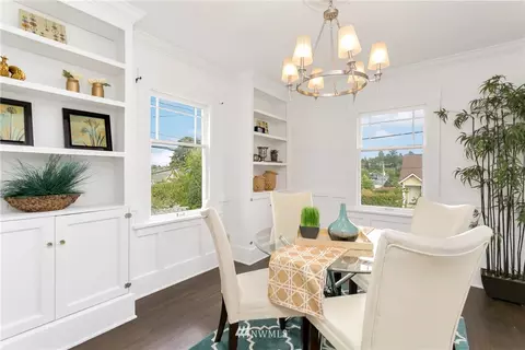2621 E Pine St, Seattle, WA 98122 photo 2