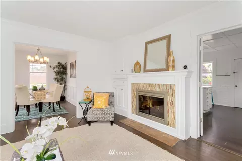 2621 E Pine St, Seattle, WA 98122 photo 3