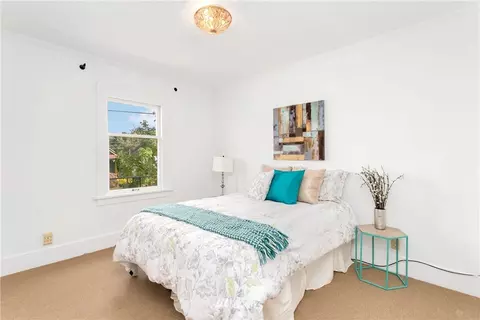 2621 E Pine St, Seattle, WA 98122 photo 7