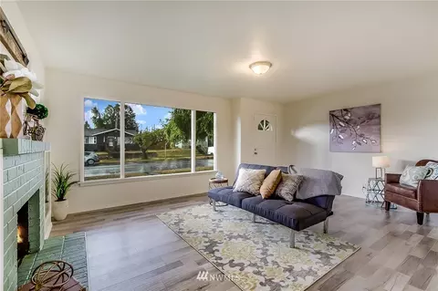 2115 Pine St, Everett, WA 98201 photo 3