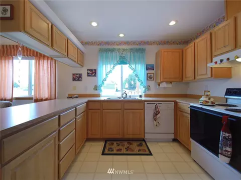1572 Marine Dr, Sequim, WA 98382 photo 6