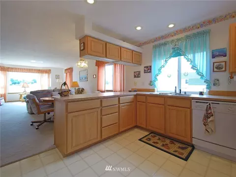 1572 Marine Dr, Sequim, WA 98382 photo 8