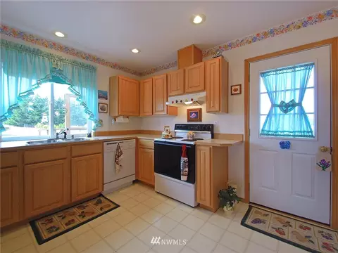 1572 Marine Dr, Sequim, WA 98382 photo 7