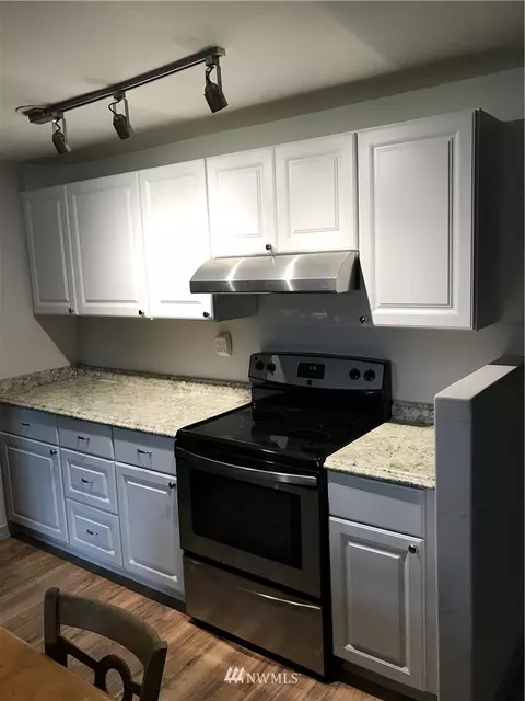 9330 Sharon Dr, Everett, WA 98204 photo 3