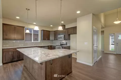 706 Koehler St SW, Orting, WA 98360 photo 3