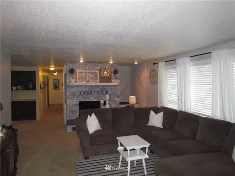 211 E Fir St, Sequim, WA 98382 photo 5