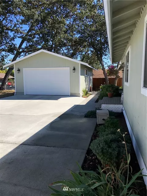 211 E Fir St, Sequim, WA 98382 photo 2
