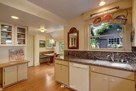 2823 10th Ave E, Seattle, WA 98102 photo 7