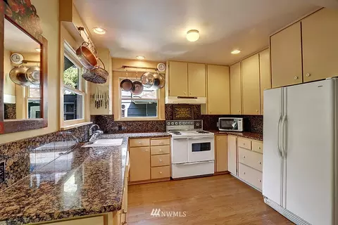2823 10th Ave E, Seattle, WA 98102 photo 6