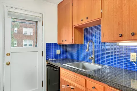 332 Summit Ave E, Seattle, WA 98102 photo 10