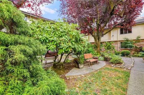 332 Summit Ave E, Seattle, WA 98102 photo 4
