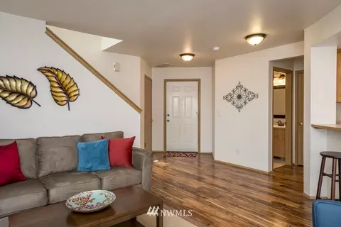 6040 Gresham Ln SE, Lacey, WA 98513 photo 2