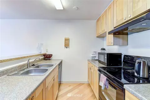 18930 Bothell Everett Hwy #E302, Bothell, WA 98012 photo 8