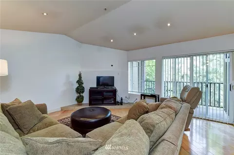 18930 Bothell Everett Hwy #E302, Bothell, WA 98012 photo 6