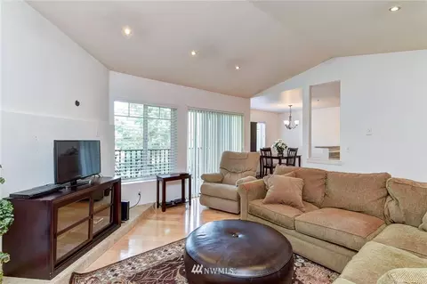 18930 Bothell Everett Hwy #E302, Bothell, WA 98012 photo 4