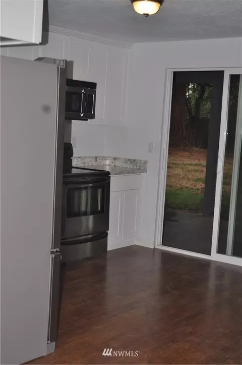 8523 Vistarama Ave, Everett, WA 98208 photo 9