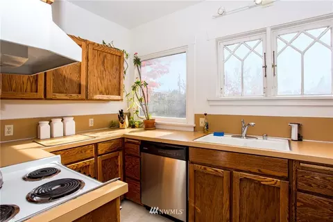 401 11th Ave E, Seattle, WA 98102 photo 8