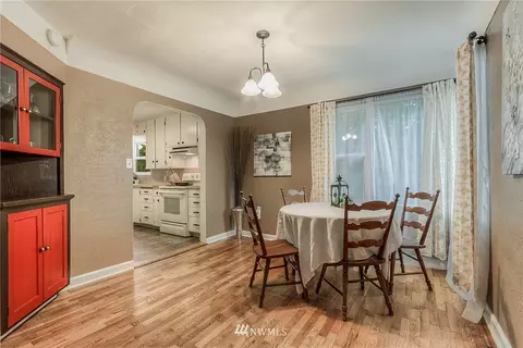 910 Myrtine St, Enumclaw, WA 98022 photo 5