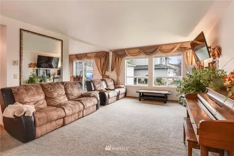 12017 Alexander Rd, Everett, WA 98204 photo 3