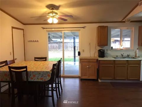 445 E Othello St, Othello, WA 99344 photo 3