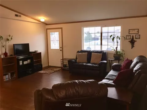 445 E Othello St, Othello, WA 99344 photo 6