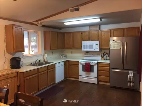 445 E Othello St, Othello, WA 99344 photo 2