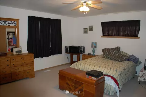 208 Ammons Ln SE, Orting, WA 98360 photo 13