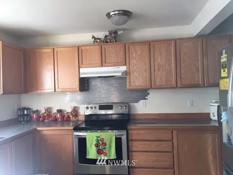 9823 10th Pl W, Everett, WA 98204 photo 3