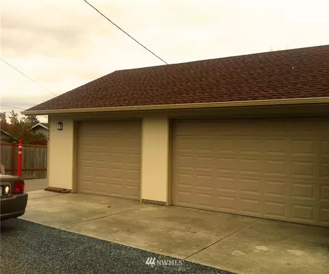 2410 Walnut St, Everett, WA 98201 photo 2