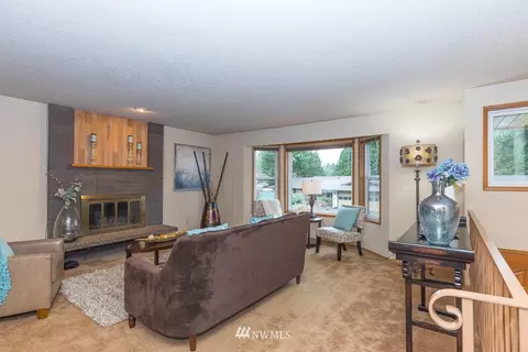 10906 30th Dr SE, Everett, WA 98208 photo 2