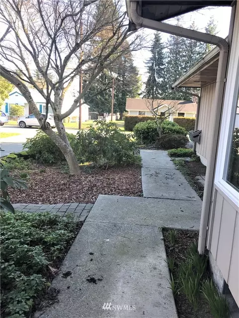 6310 Olympic Dr SE, Everett, WA 98203 photo 4