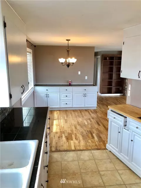 1356 E Cedar, Othello, WA 99344 photo 5