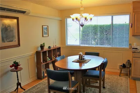 734 E Spruce St, Sequim, WA 98382 photo 5
