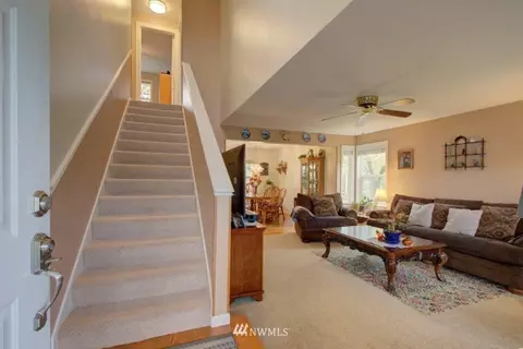 1000 Bathke Ave, Enumclaw, WA 98022 photo 2