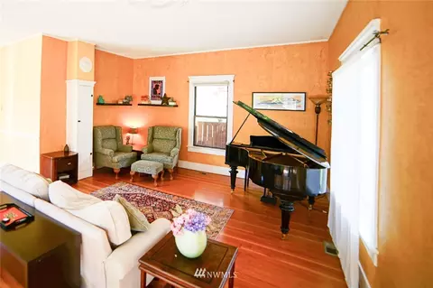 2418 Baker Ave, Everett, WA 98201 photo 2