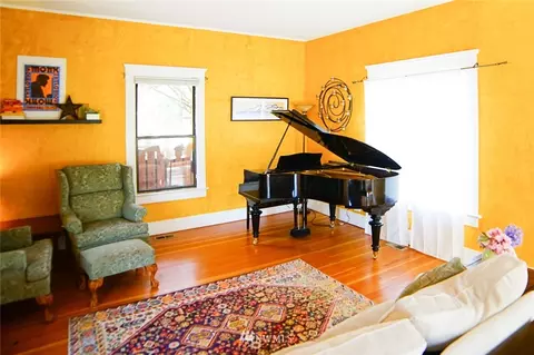 2418 Baker Ave, Everett, WA 98201 photo 3