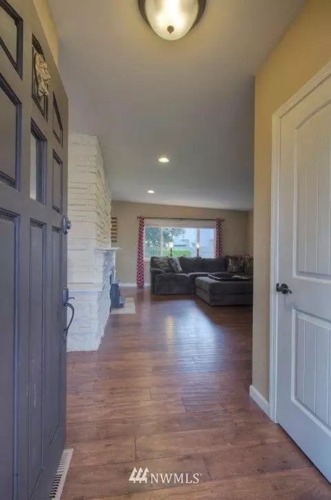 820 Semanski St, Enumclaw, WA 98022 photo 5