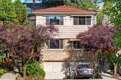 938 10th Ave E, Seattle, WA 98102 photo 1