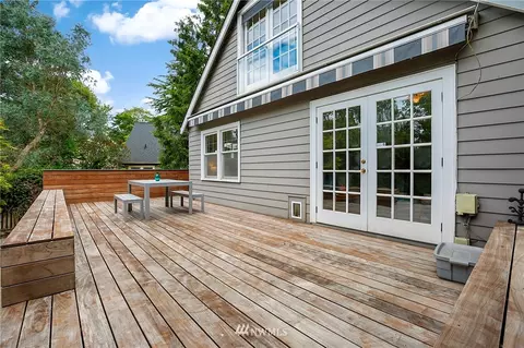 2271 E Howe St, Seattle, WA 98112 photo 22