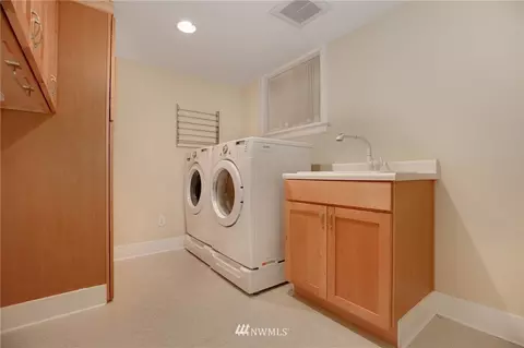 2271 E Howe St, Seattle, WA 98112 photo 19