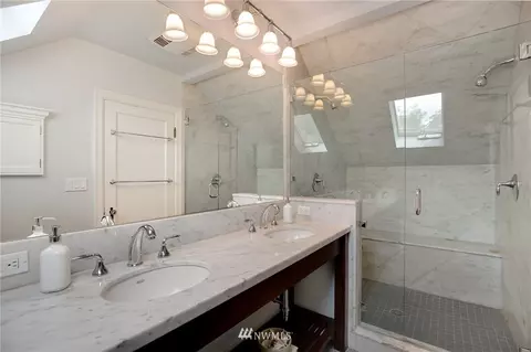 2271 E Howe St, Seattle, WA 98112 photo 14