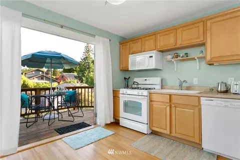 731 N 68th Ave, Seattle, WA 98103 photo 14